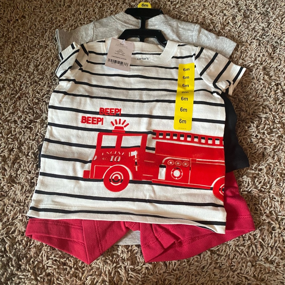 Carters NWT  boys 6mo, 4 pieces